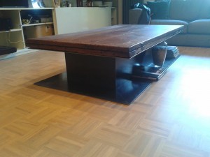 Tavolo artigianale in ferro per abitazione privata a Roma